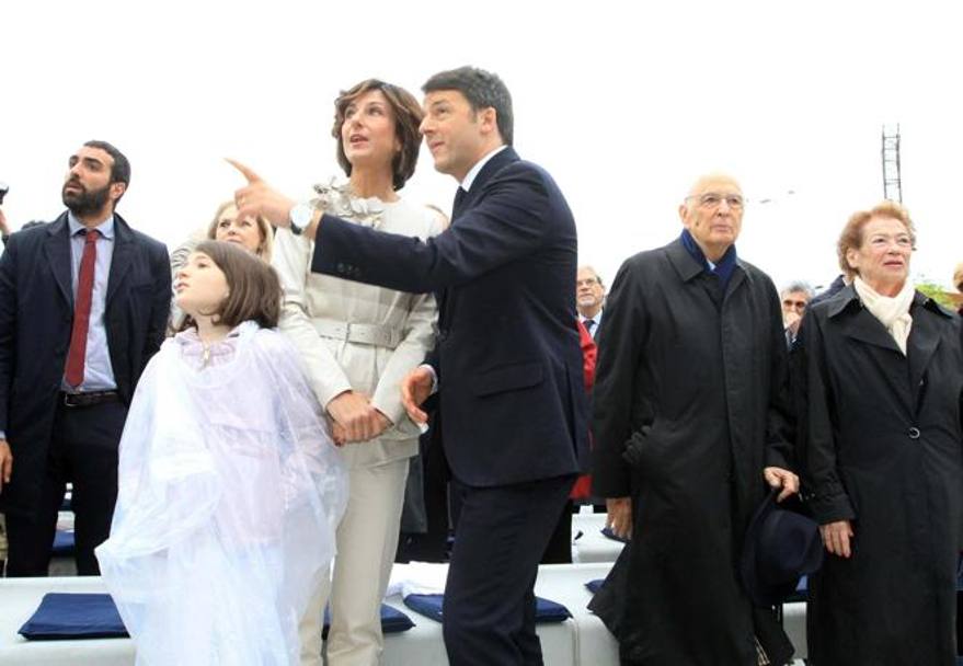 Matteo Renzi e Giorgio Napolitano con le mogli